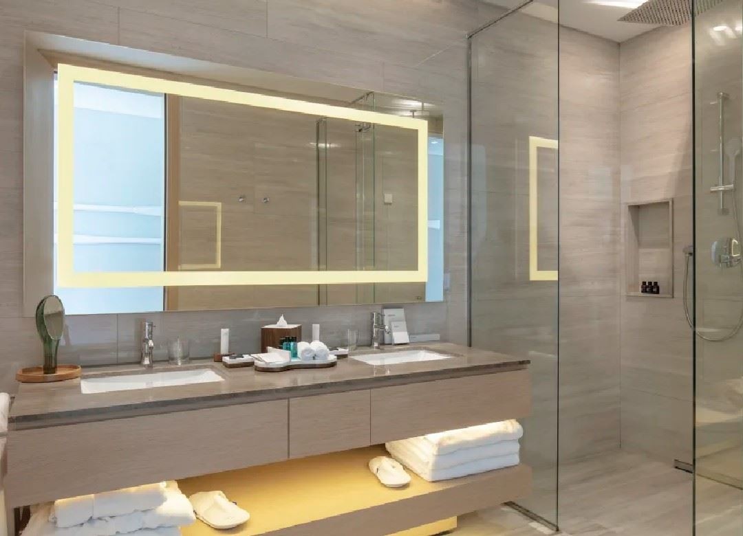 rooms-king-premium-room-with-balcony--sea-view