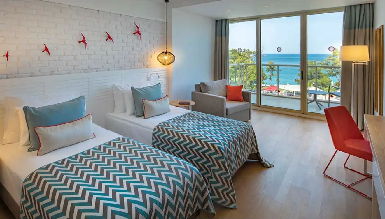 rooms-superior-room-side-sea-view