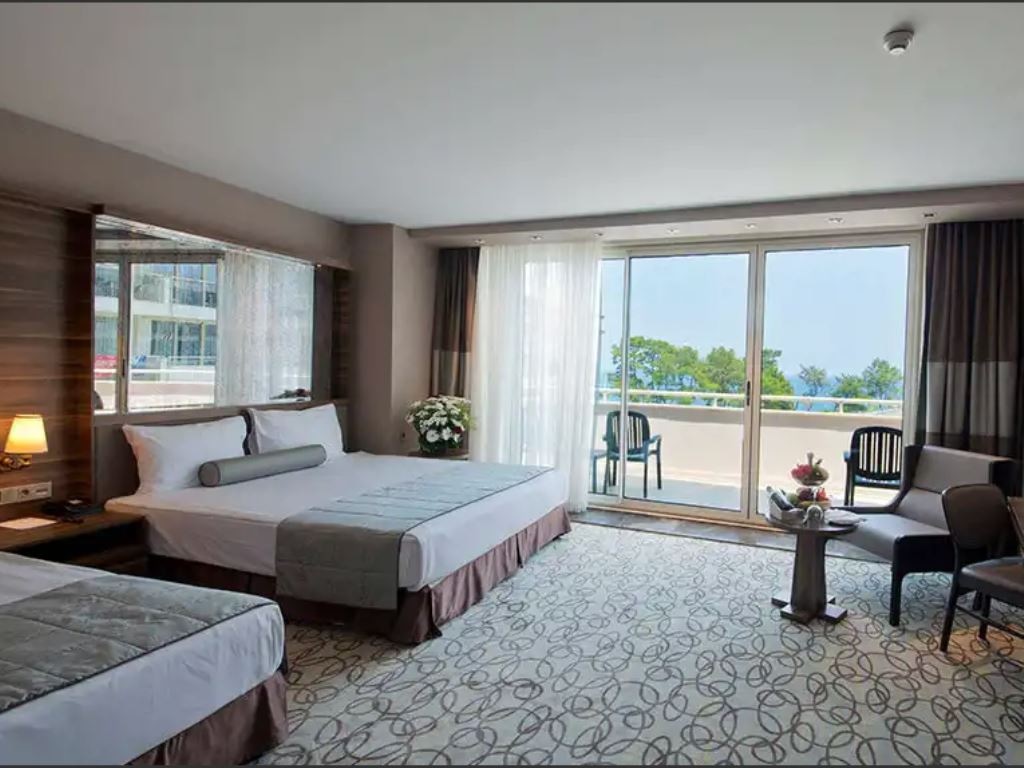 rooms-deluxe-room-direct-sea-view