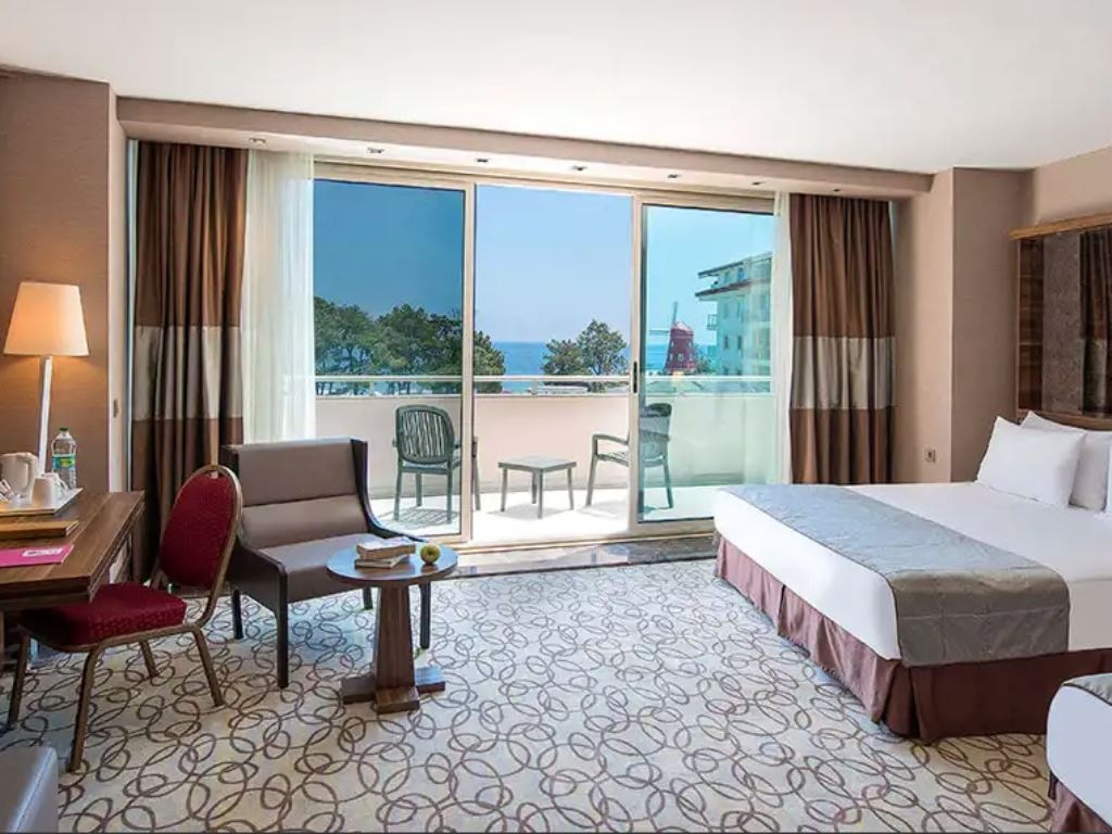 rooms-deluxe-room-direct-sea-view