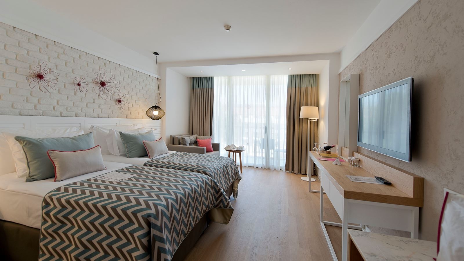 rooms-superior-dbl4-room-side-sea-view