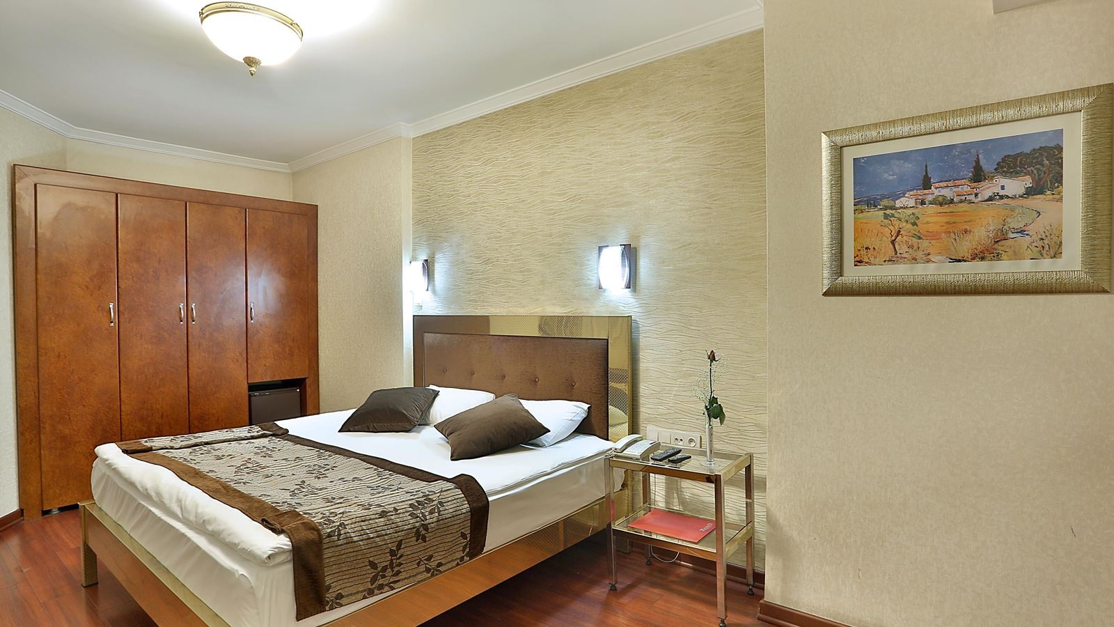 rooms-room-economy