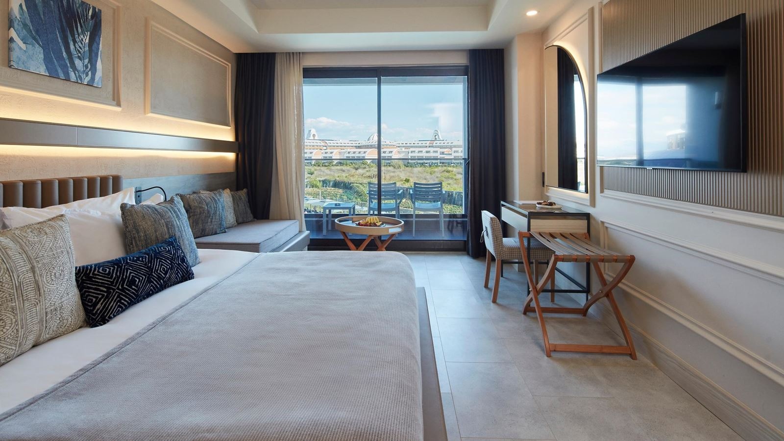 rooms-deluxe-land-view-room