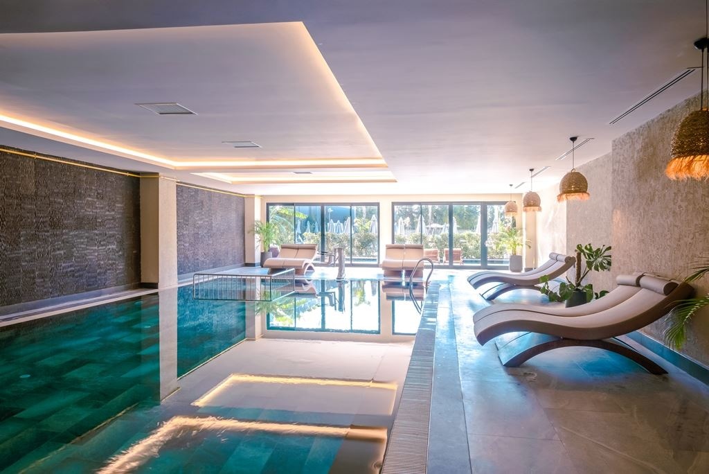 pools-indoor-pool