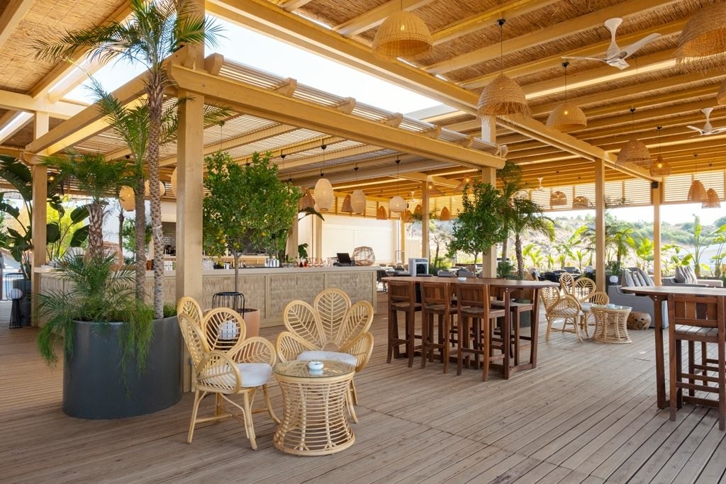 bars-breeze-beach-bar