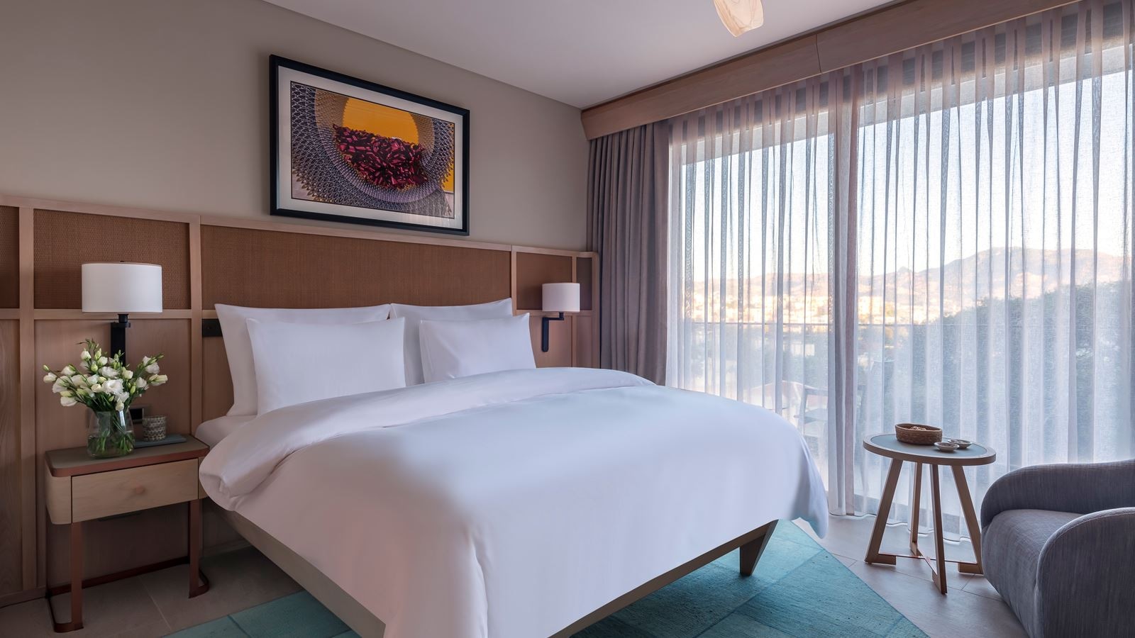 rooms-deluxe-king-with-land-view