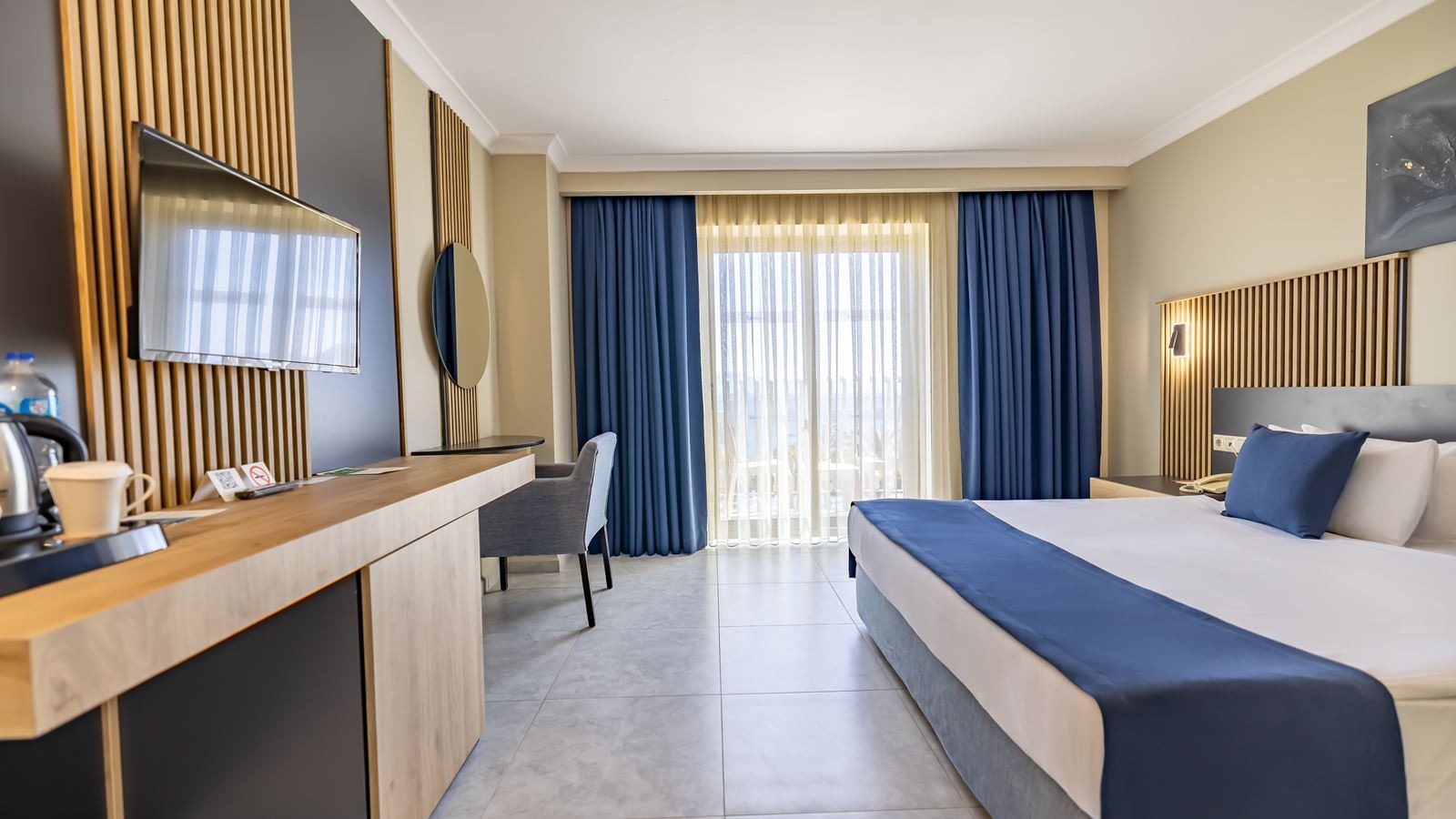 rooms-main-building-family-room