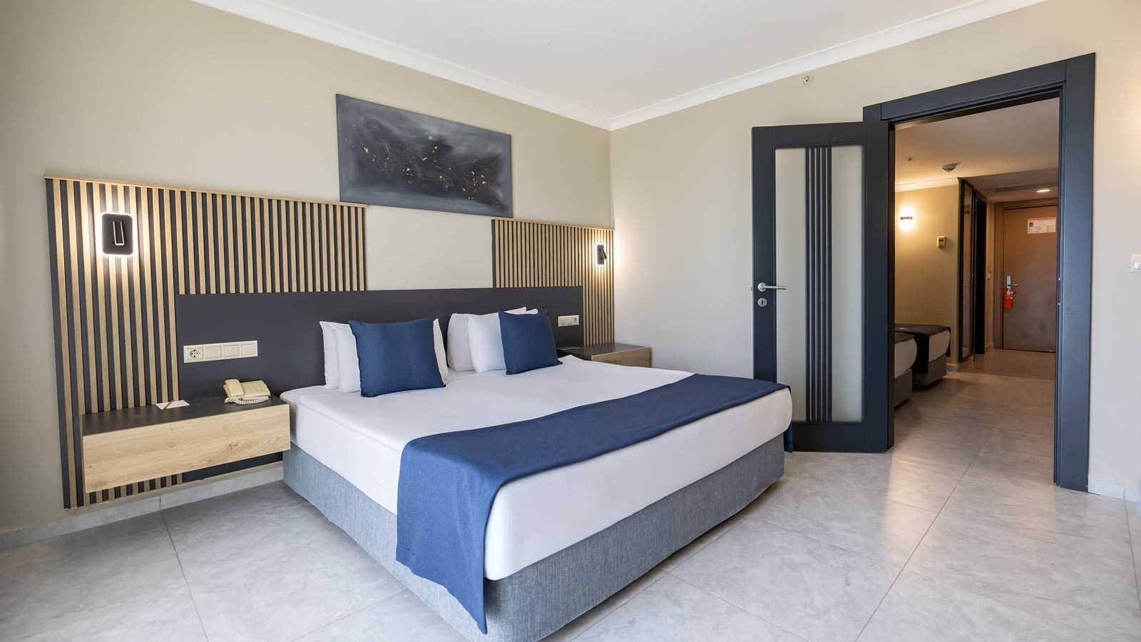 rooms-main-building-family-room