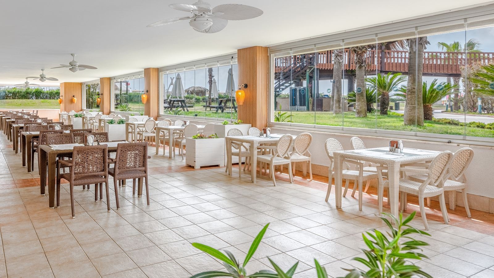 restaurants-wave-snack-restaurant