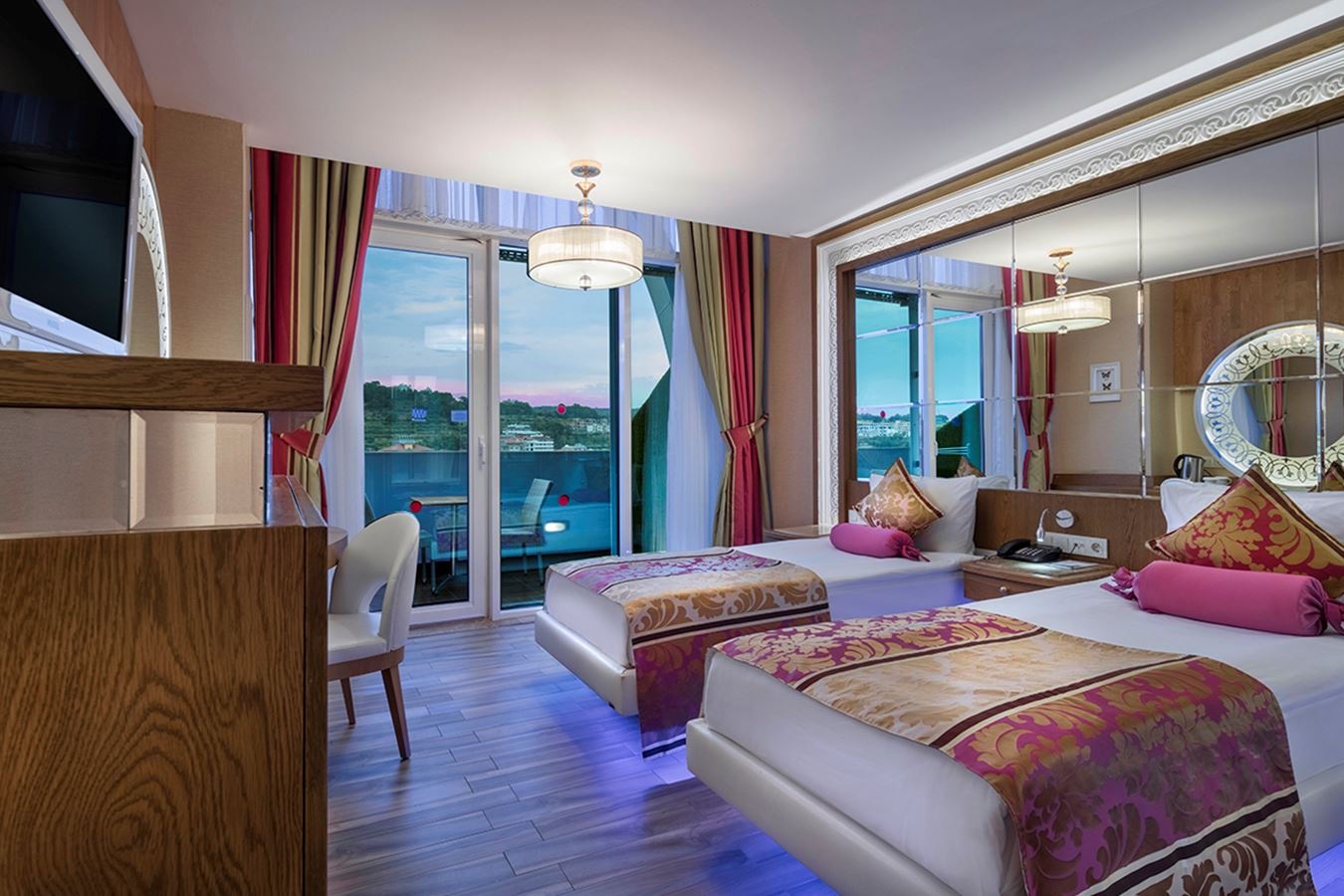 rooms-family-room-dublex-land-view