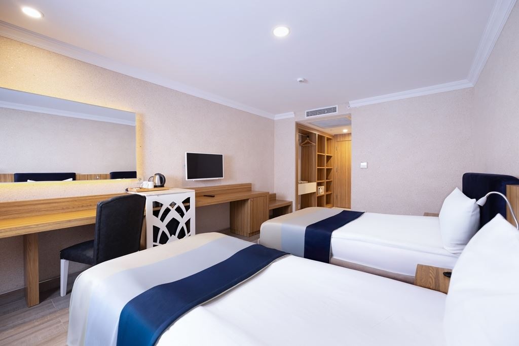 rooms-jacuzzi-grand-family-sea-view