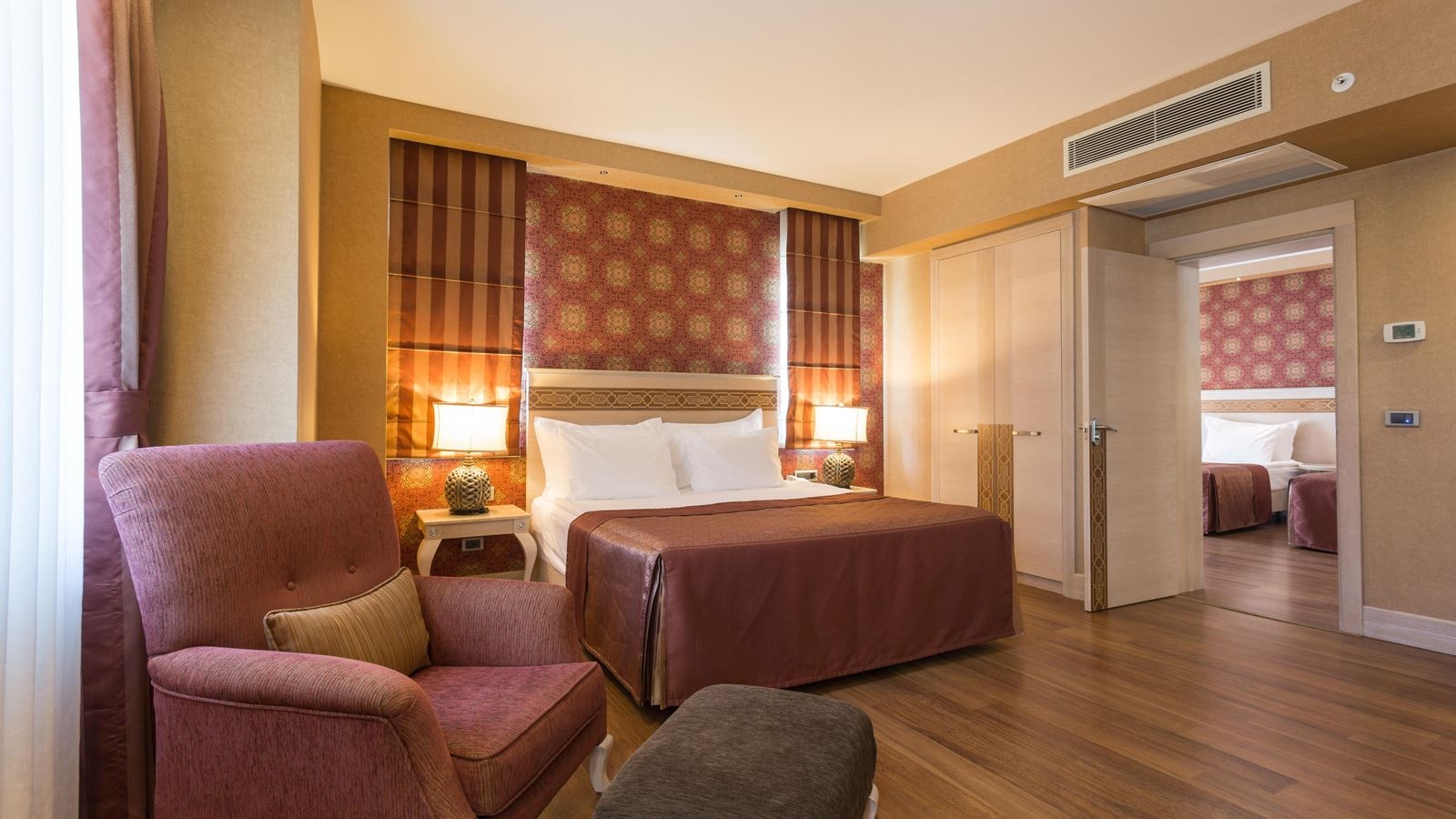 rooms-deluxe-superior-family-room