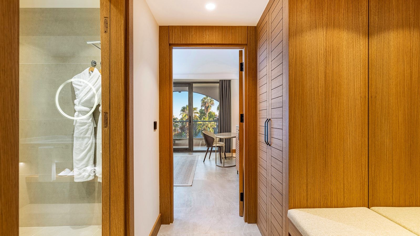 rooms-superior-family-room