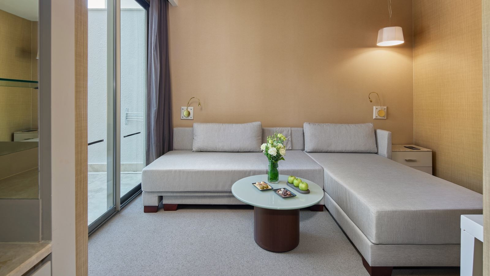 rooms-terrace-laguna-family-suite