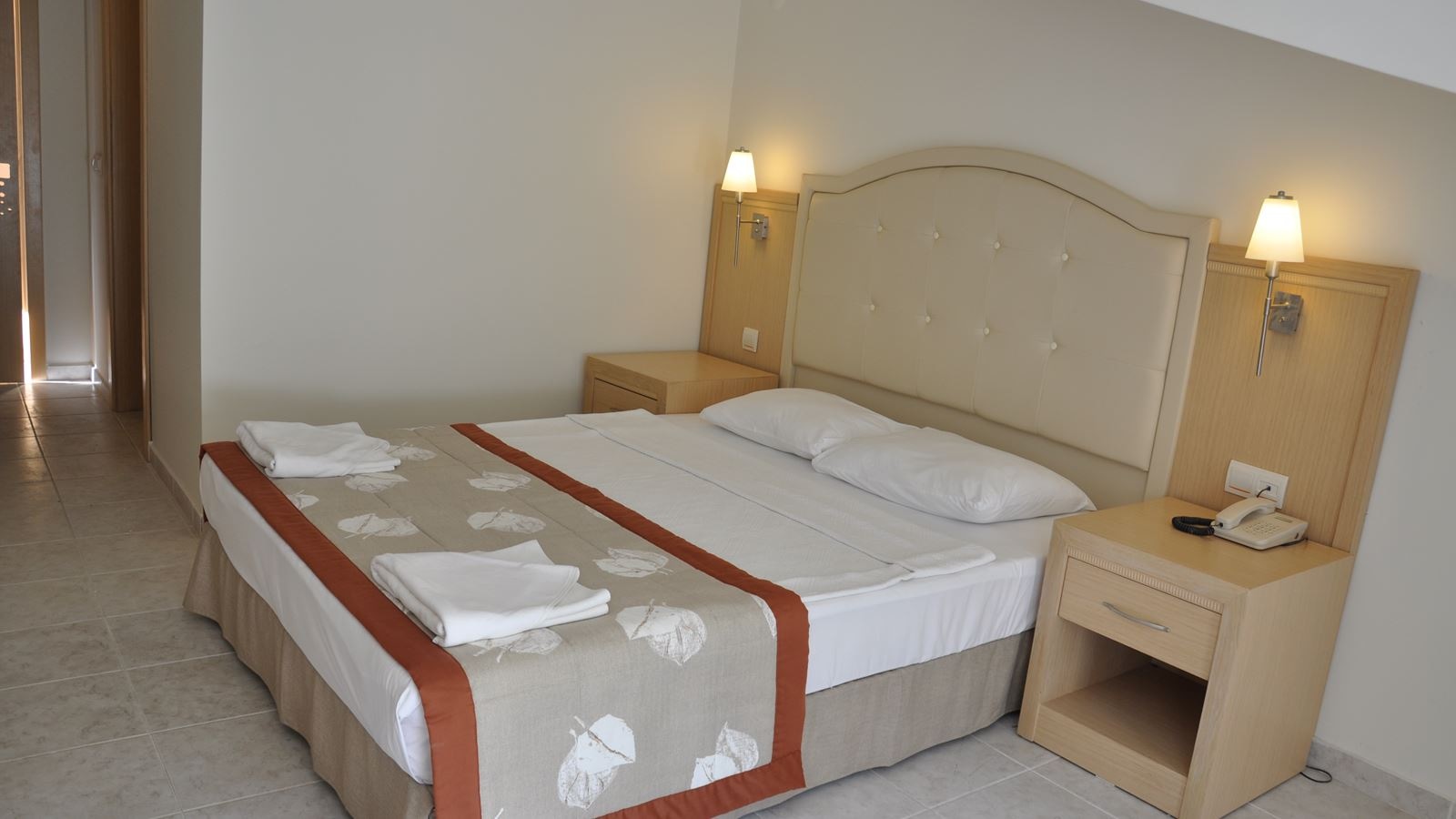 rooms-standard-room-away-from-the-beach