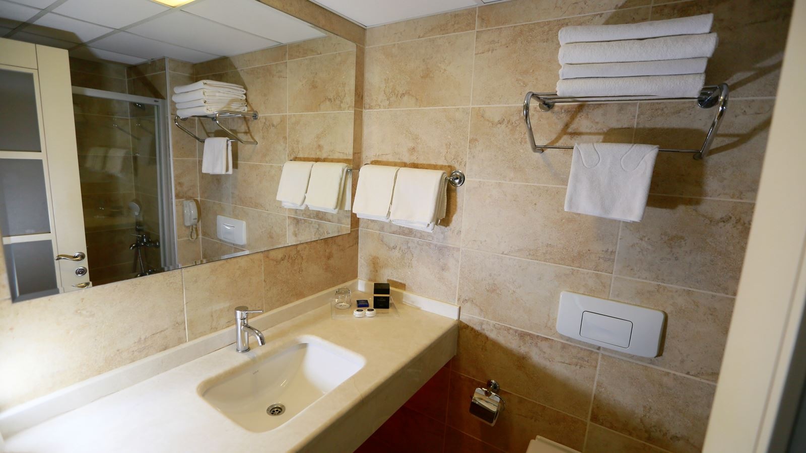 rooms-family-connecting-room