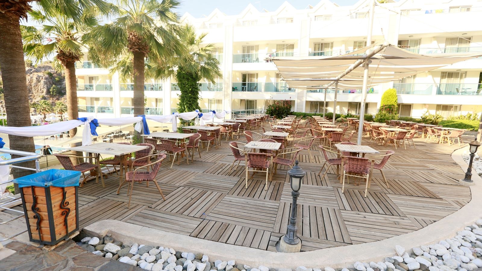 restaurants-has-garden