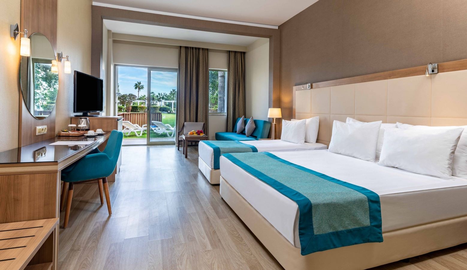 rooms-superior-garden-room-terrace