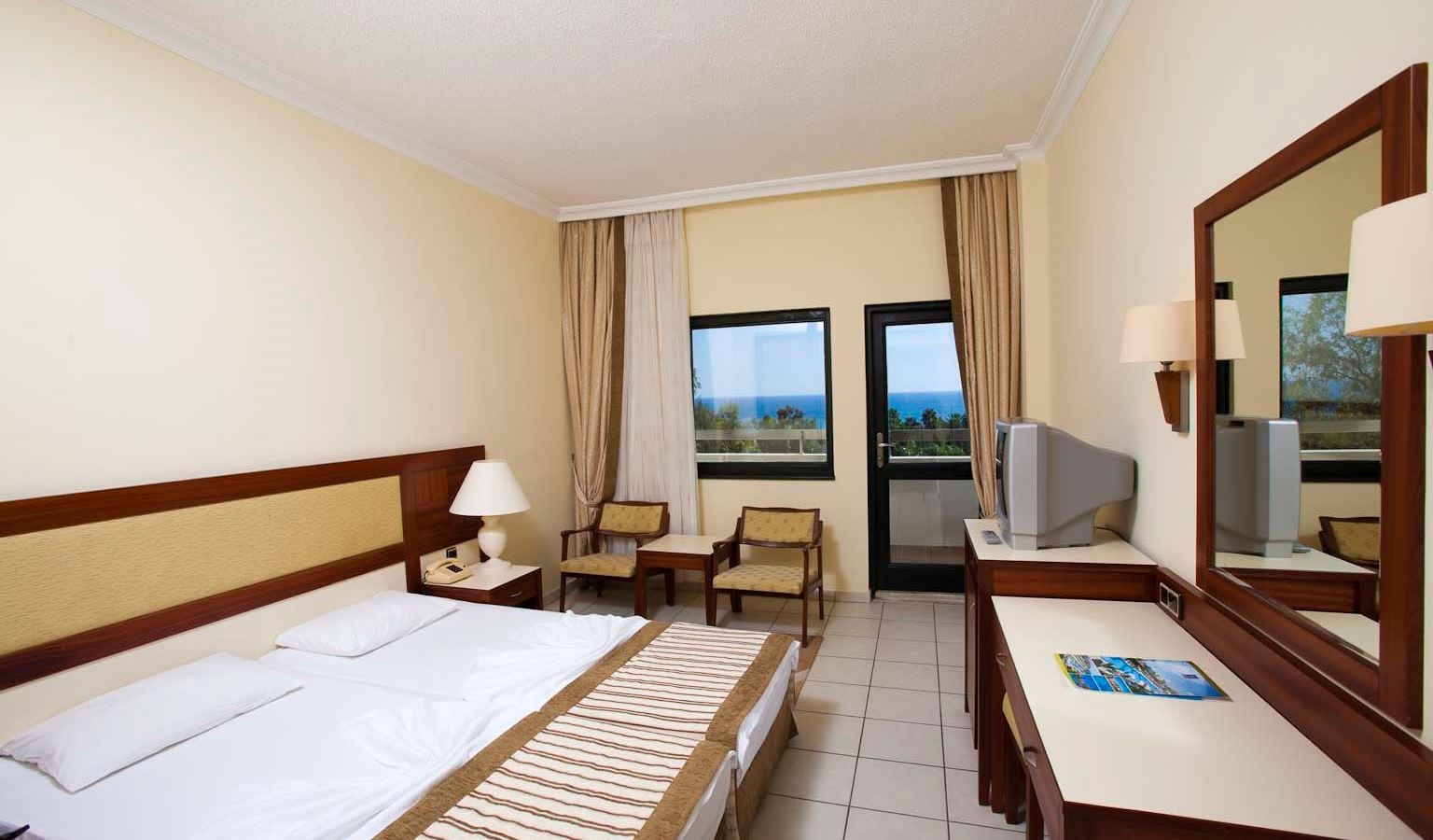 rooms-standard-room-land-view