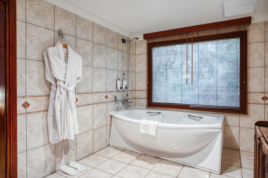 rooms-honeymoon-room