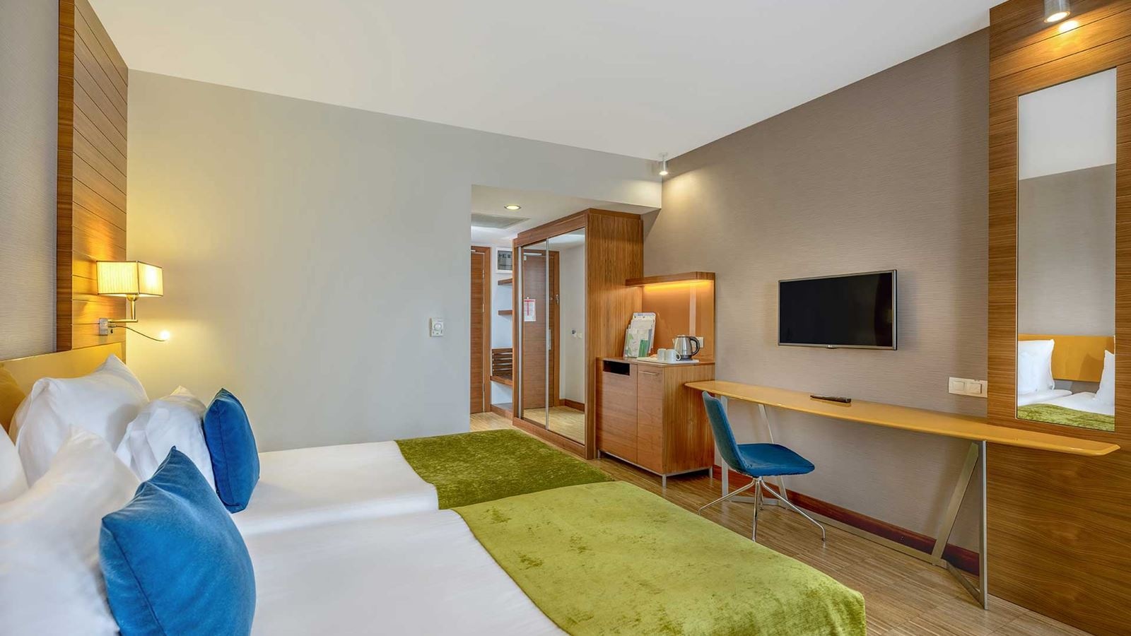 rooms-main-building-superior-standard-room-with-sea-side