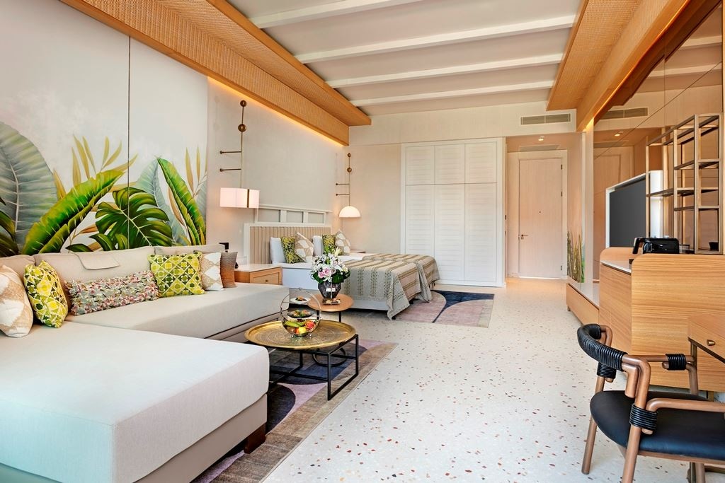 rooms-lagoon-beach-swim-up