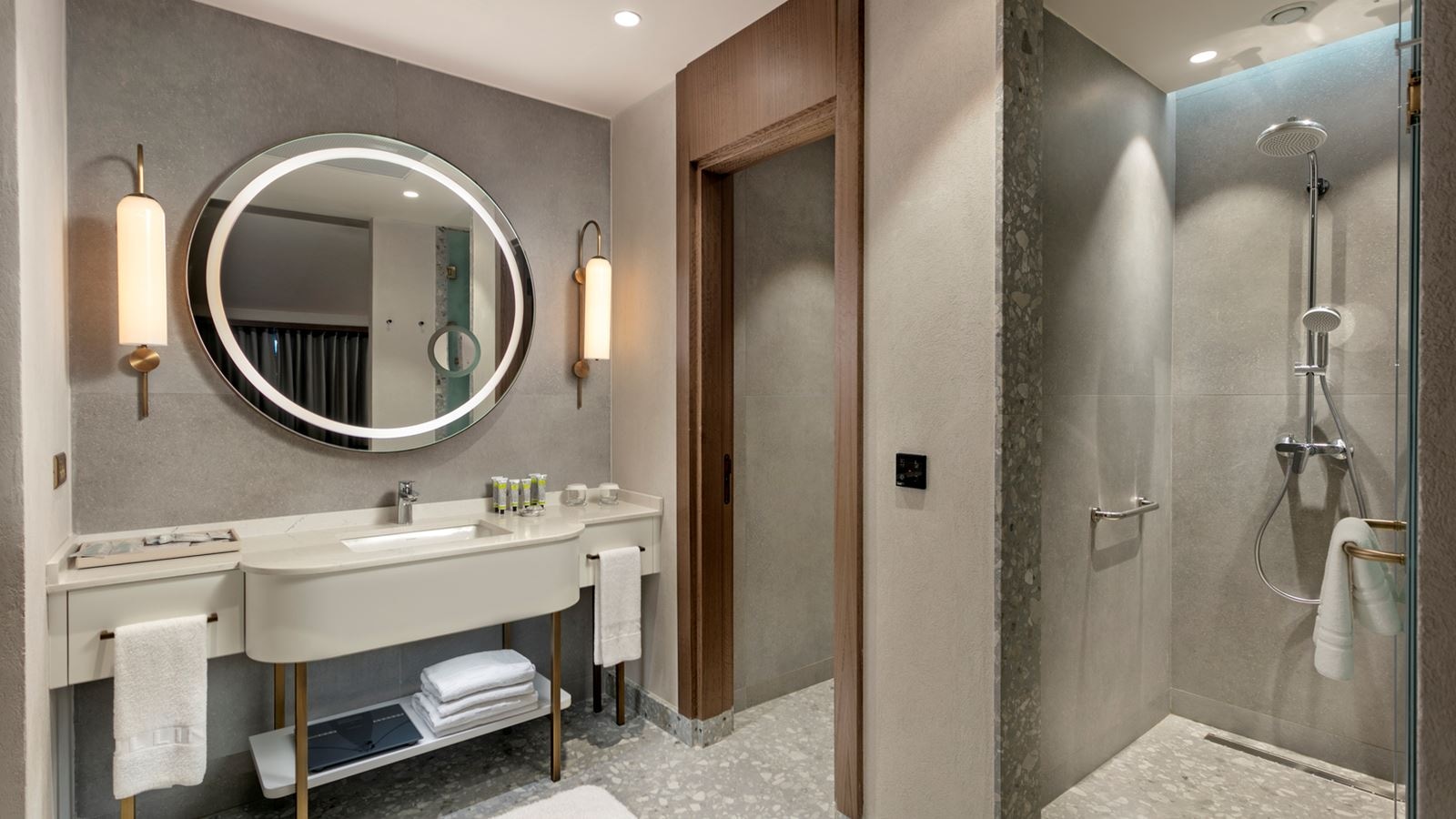 rooms-family-roof-suite-with-jacuzzi