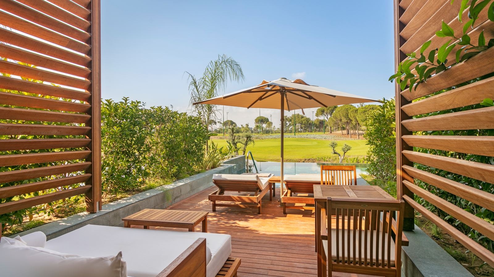 rooms-lagoon-golf-family-swim-up