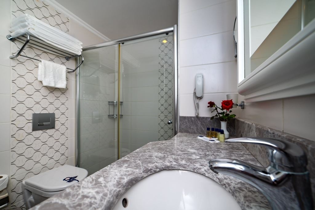 rooms-family-room-sea-view-2-bedrooms