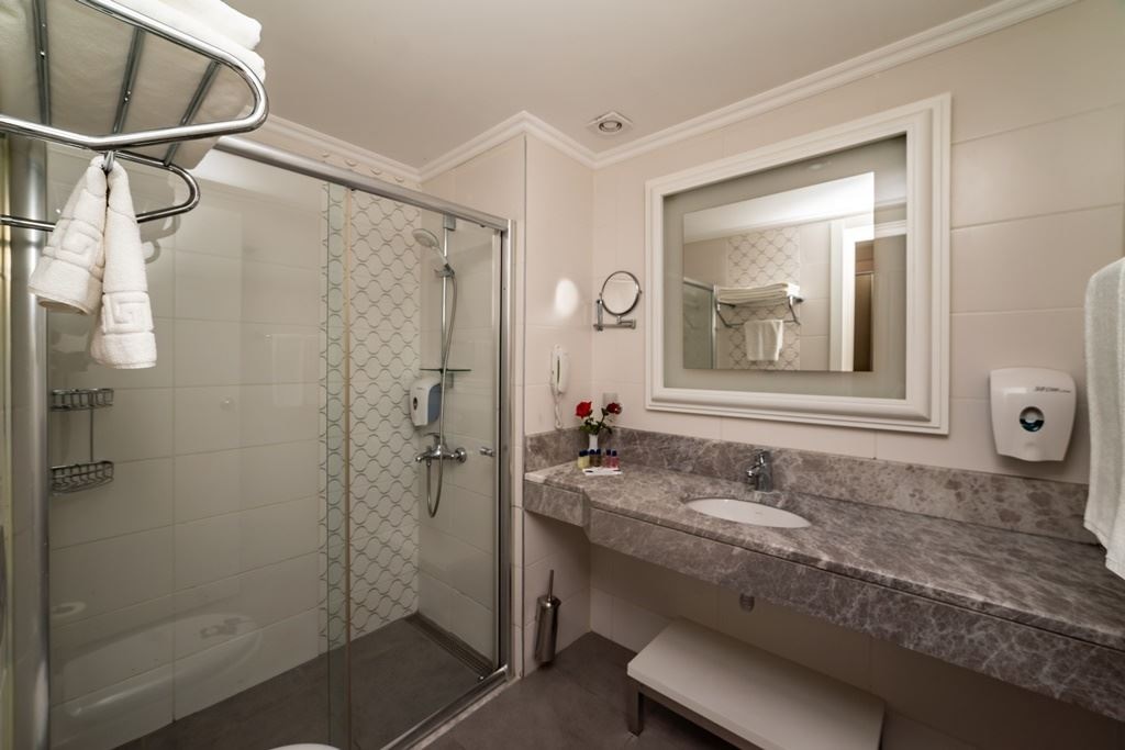 rooms-superior-room-side-sea-view-with-balcony