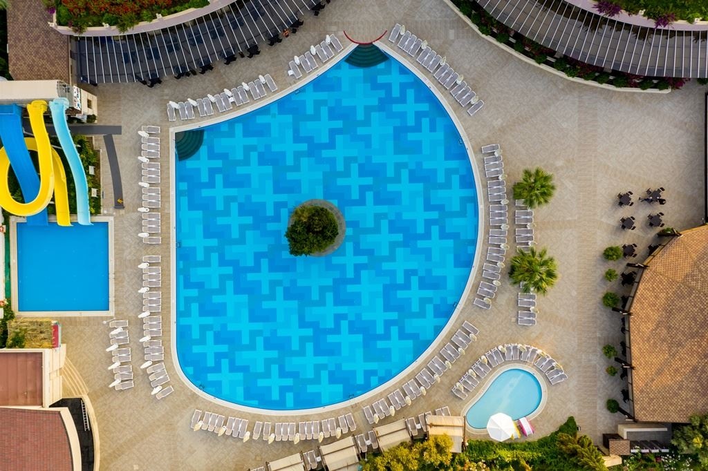 pools-outdoor-pool