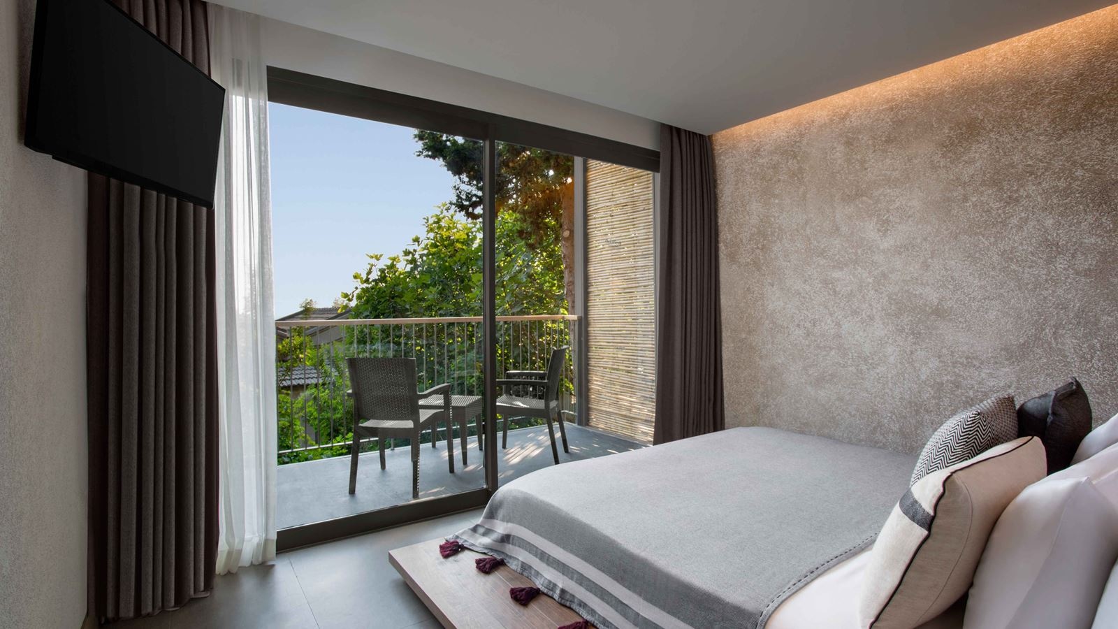 rooms-comfort-bungalow-garden-view