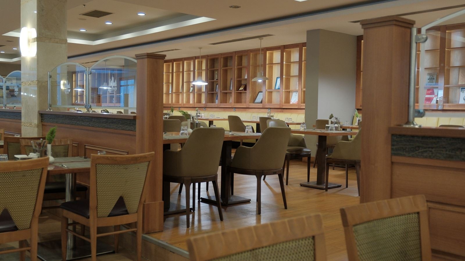 restaurants-oasis-restaurant