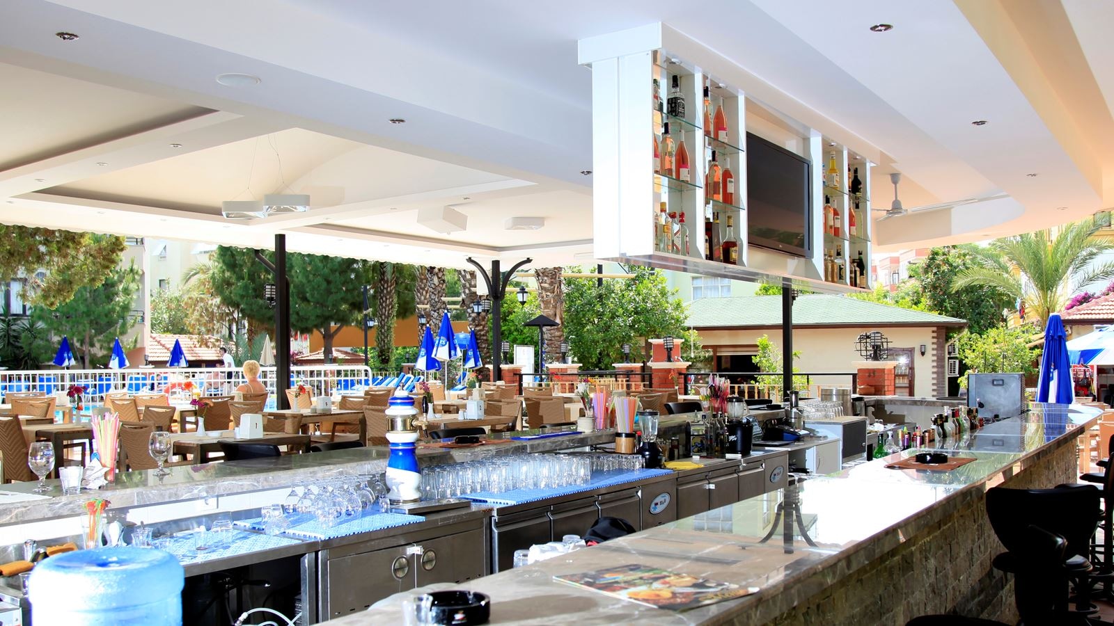 bars-orient-pool-bar