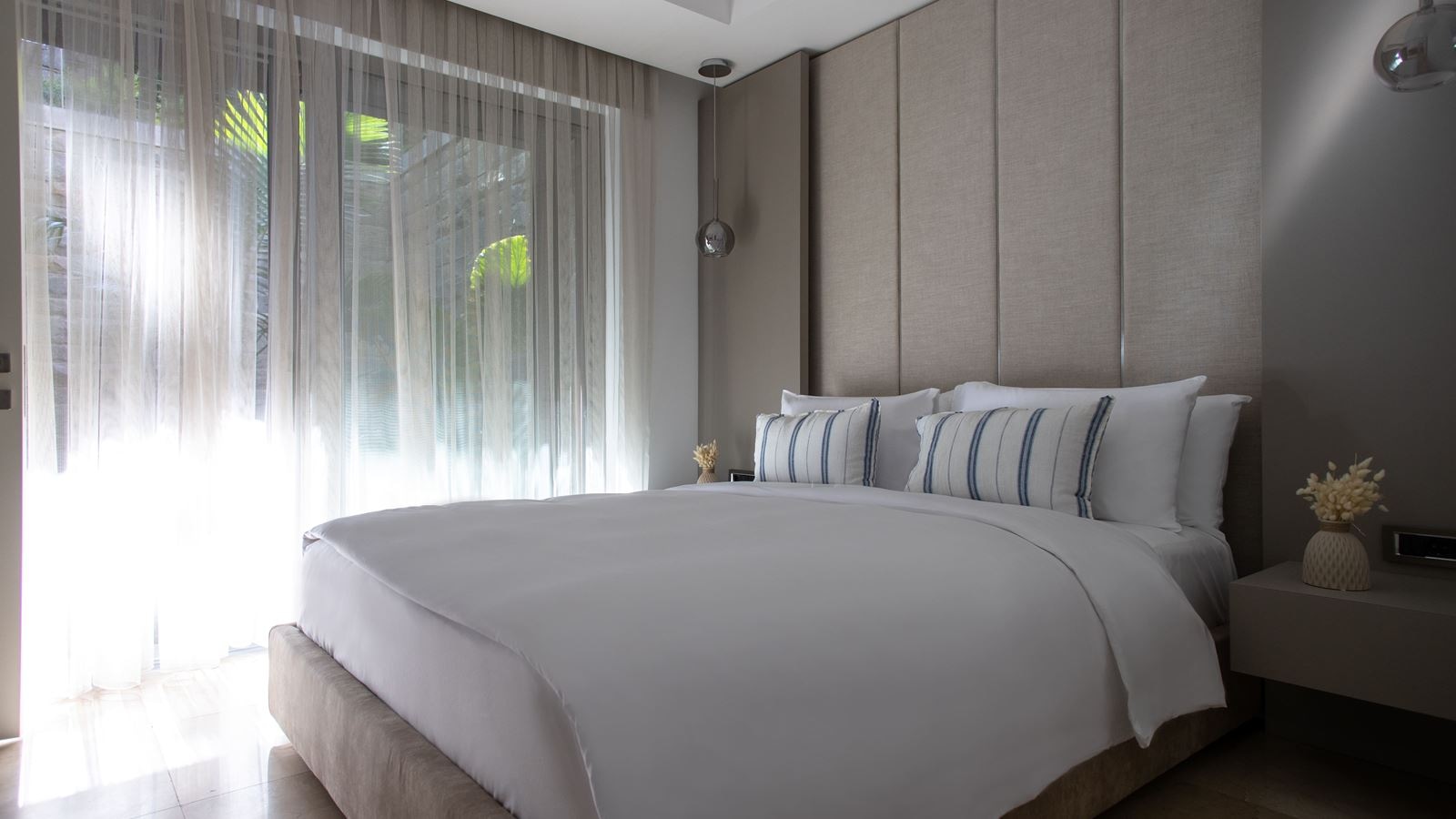 rooms-3-bedroom-sea-view-suite