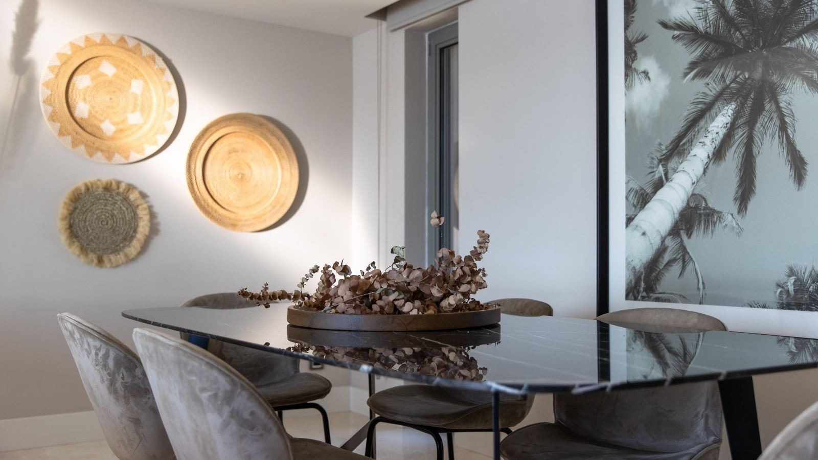 rooms-2-bedroom-sea-view-suite