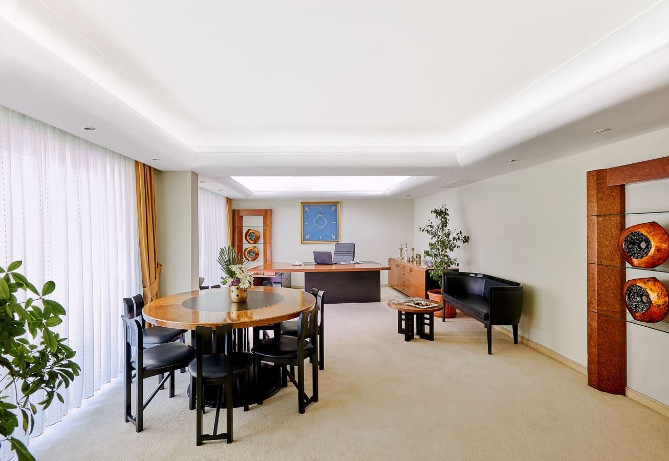 rooms-business-suite-room