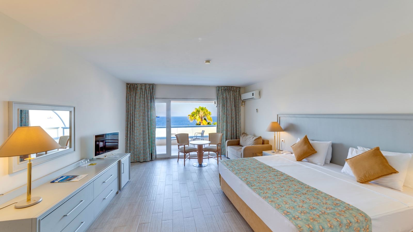 rooms-standard-room-seaview-balcony-or-terrace