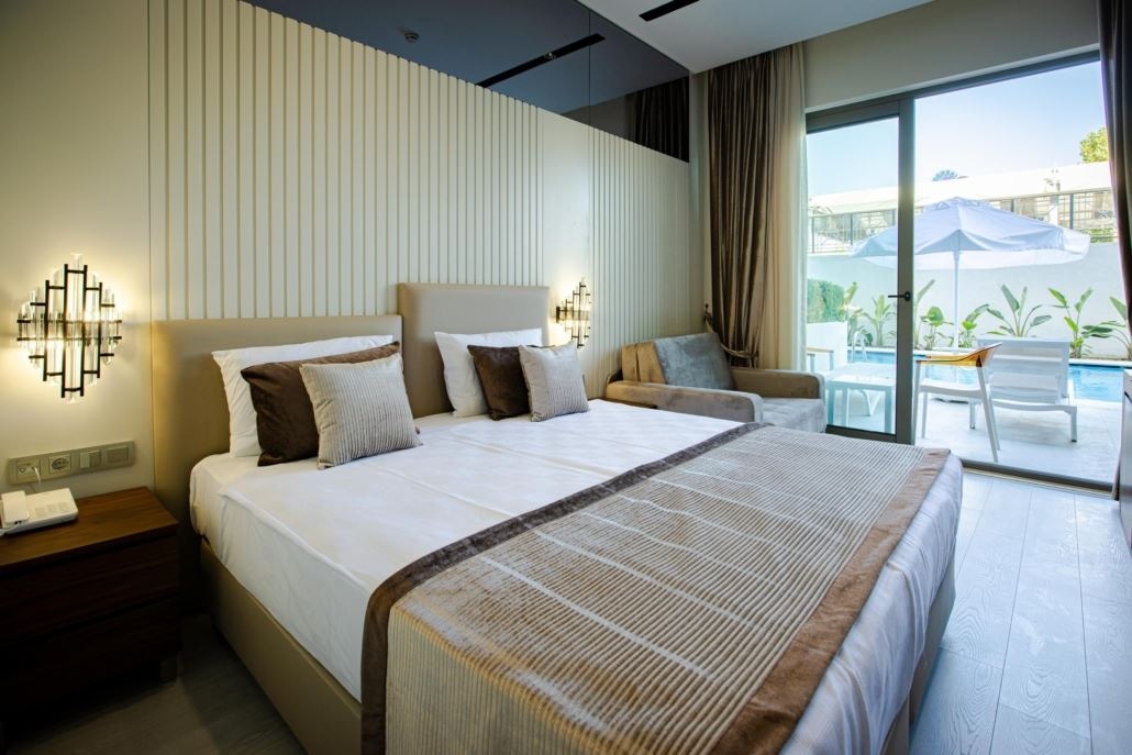 rooms-family-swim-up