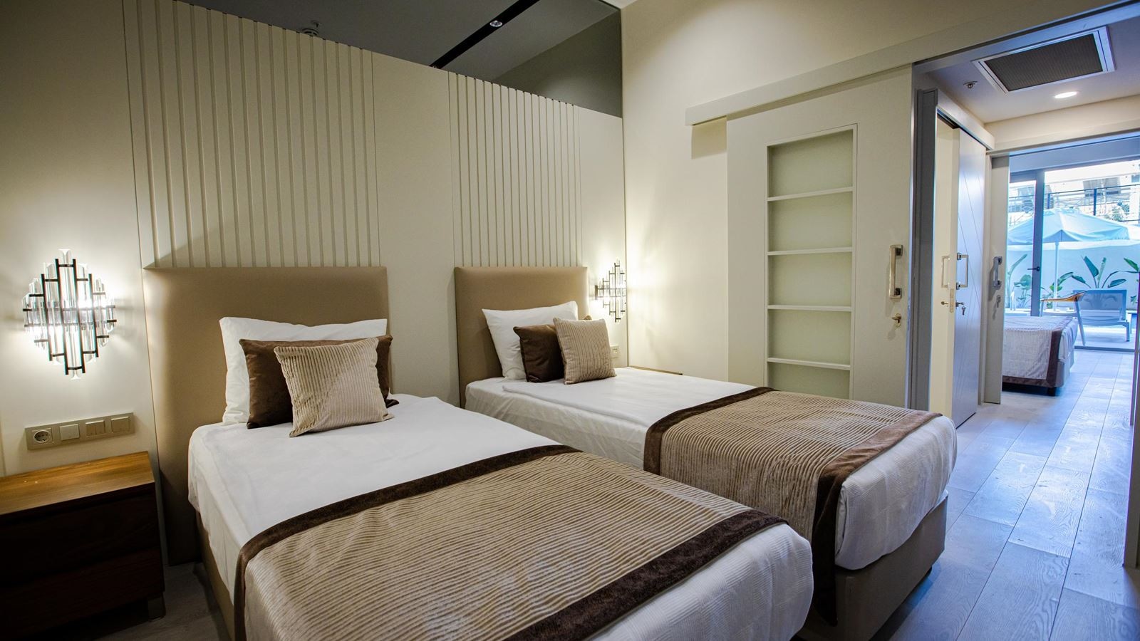 rooms-family-swim-up