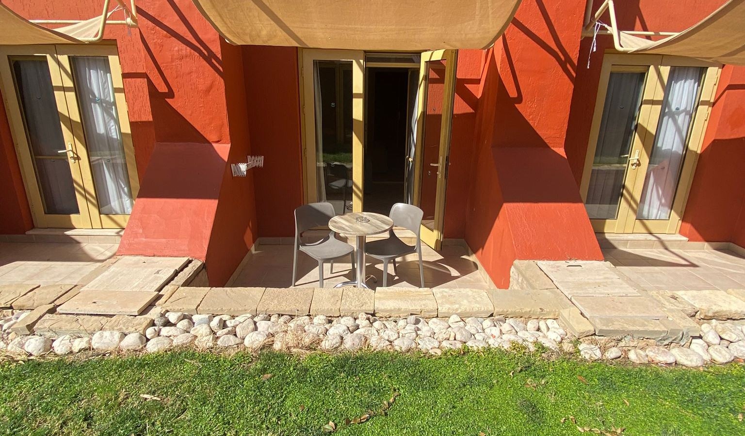 rooms-standard-large-land-view