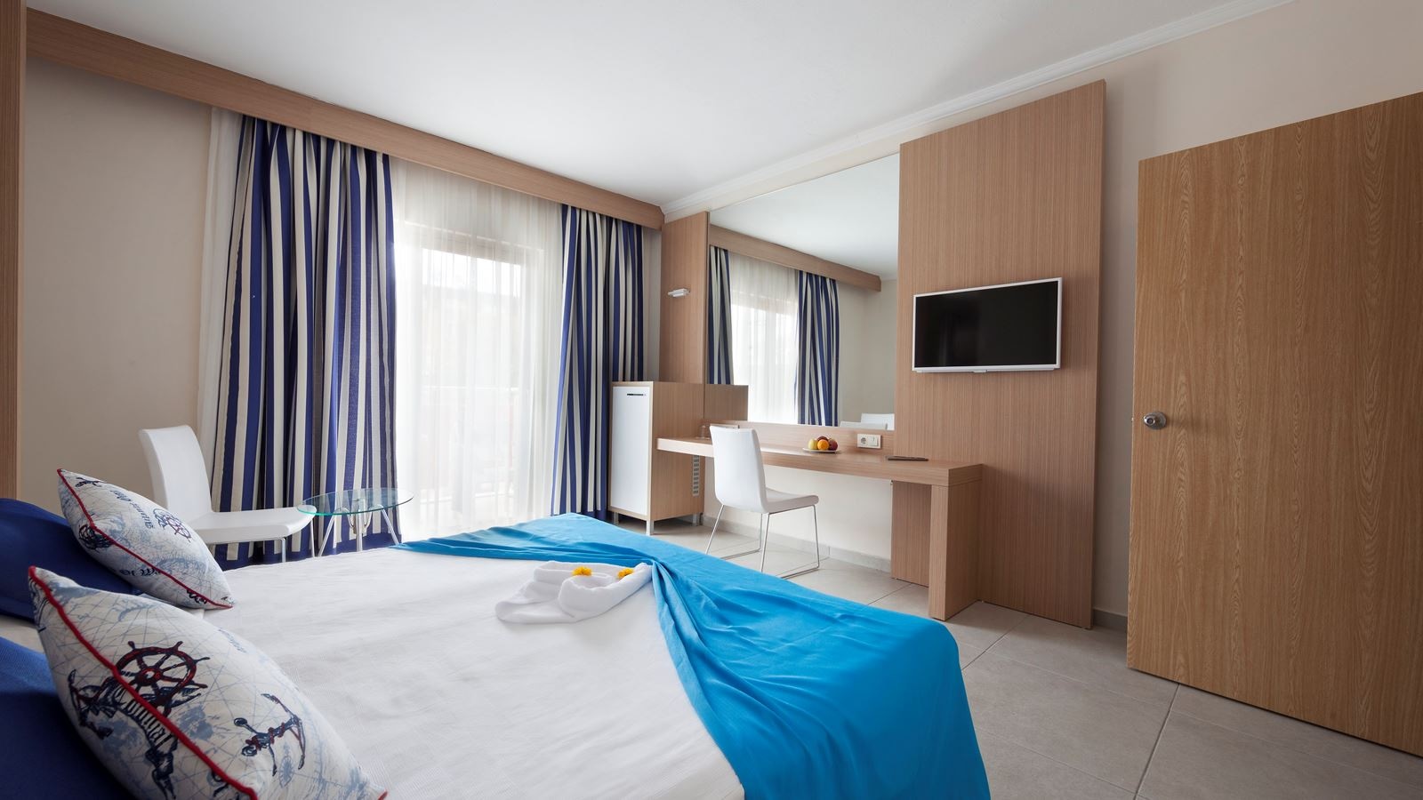 rooms-family-without-balcony-land-view