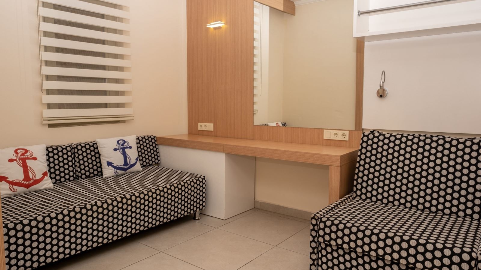 rooms-family-without-balcony-land-view