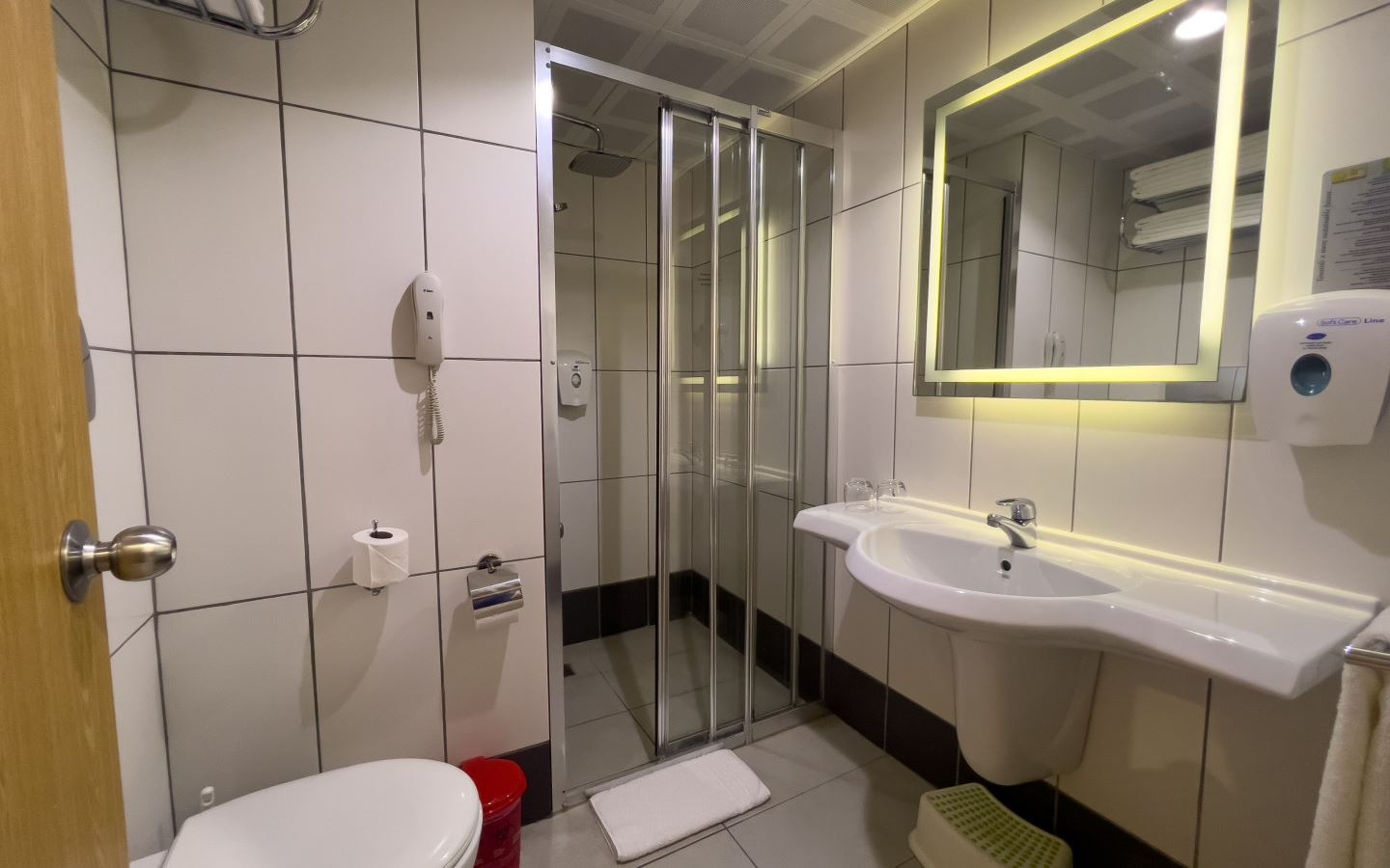 rooms-family-without-balcony-land-view