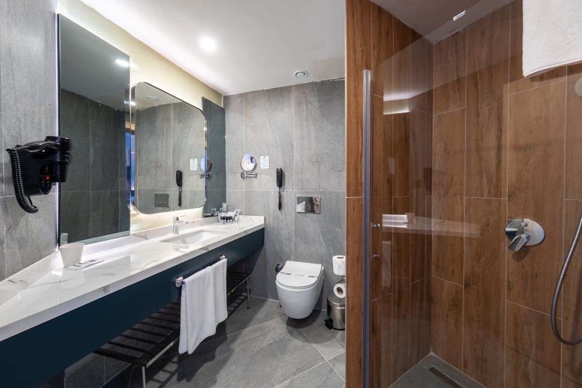 rooms-superior-land-view