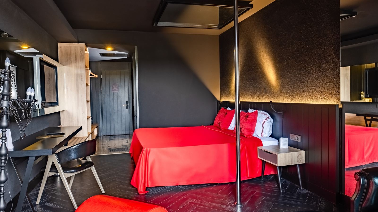 rooms-black--red-room-adult-zone-only-adults-16+