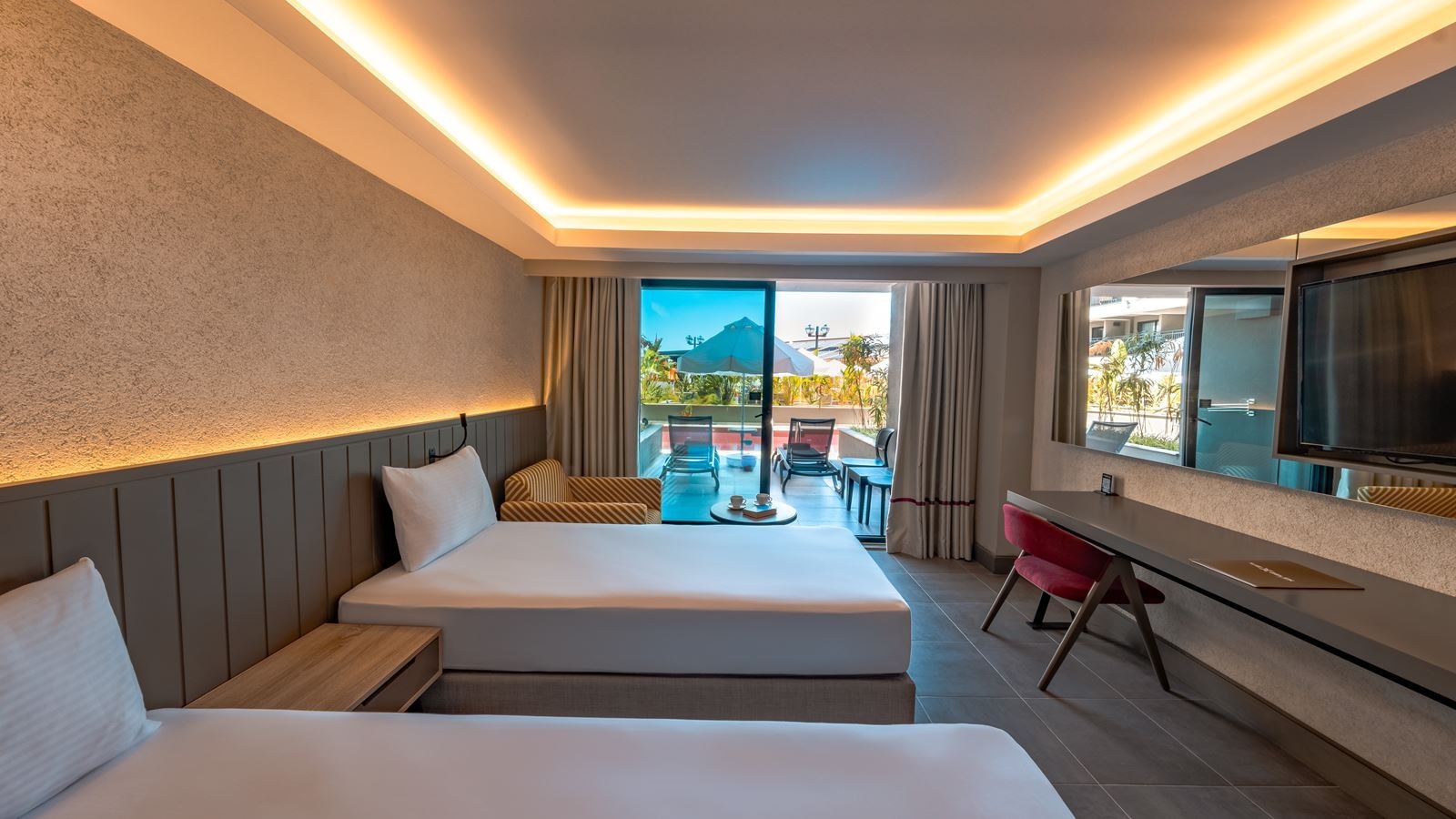 rooms-swim-up-room-only-adults-16+