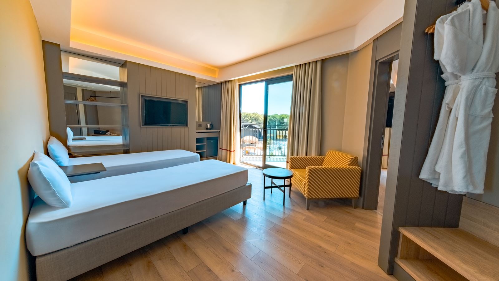 rooms-family-room-with-connection-door