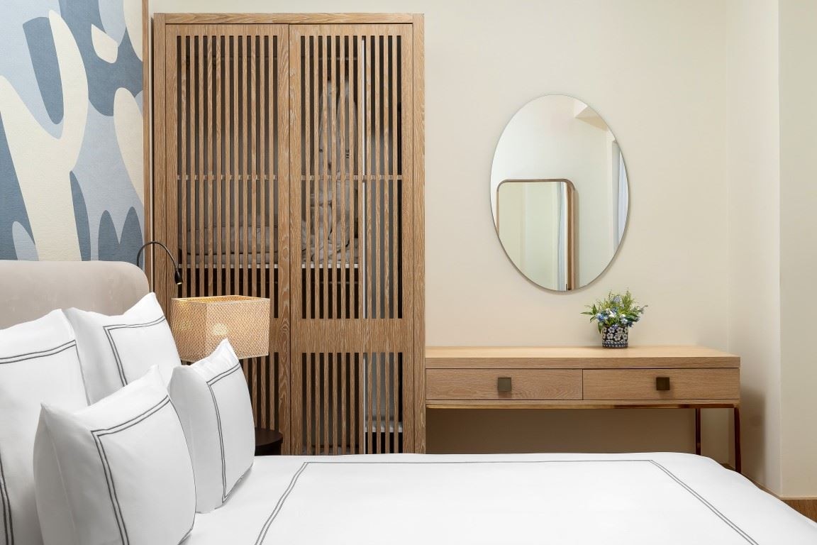 rooms-deluxe-room-courtyard-view