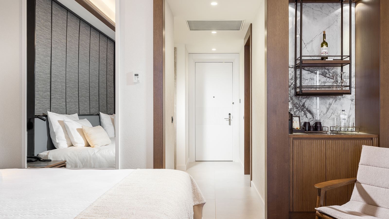 rooms-deluxe-room-adventure-park-view-family-zone-